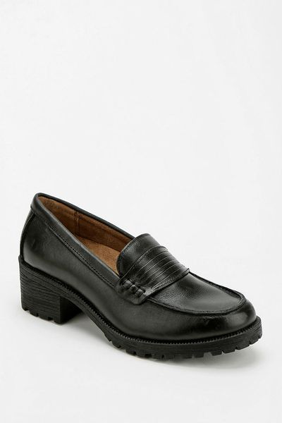 Urban Outfitters Eastland Newbury Heeled Penny Loafer in Black | Lyst