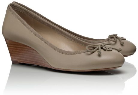 tory burch chelsea wedge goan sand