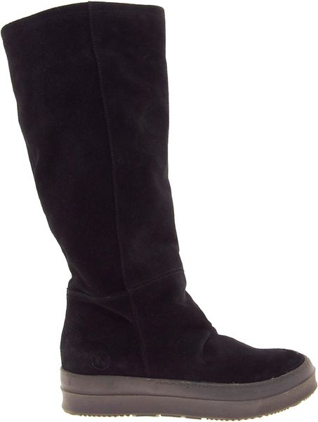 short flat black suede boots