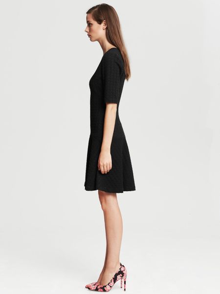 banana republic black v neck