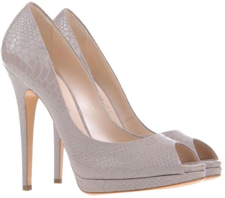 joe brown canvas pumps