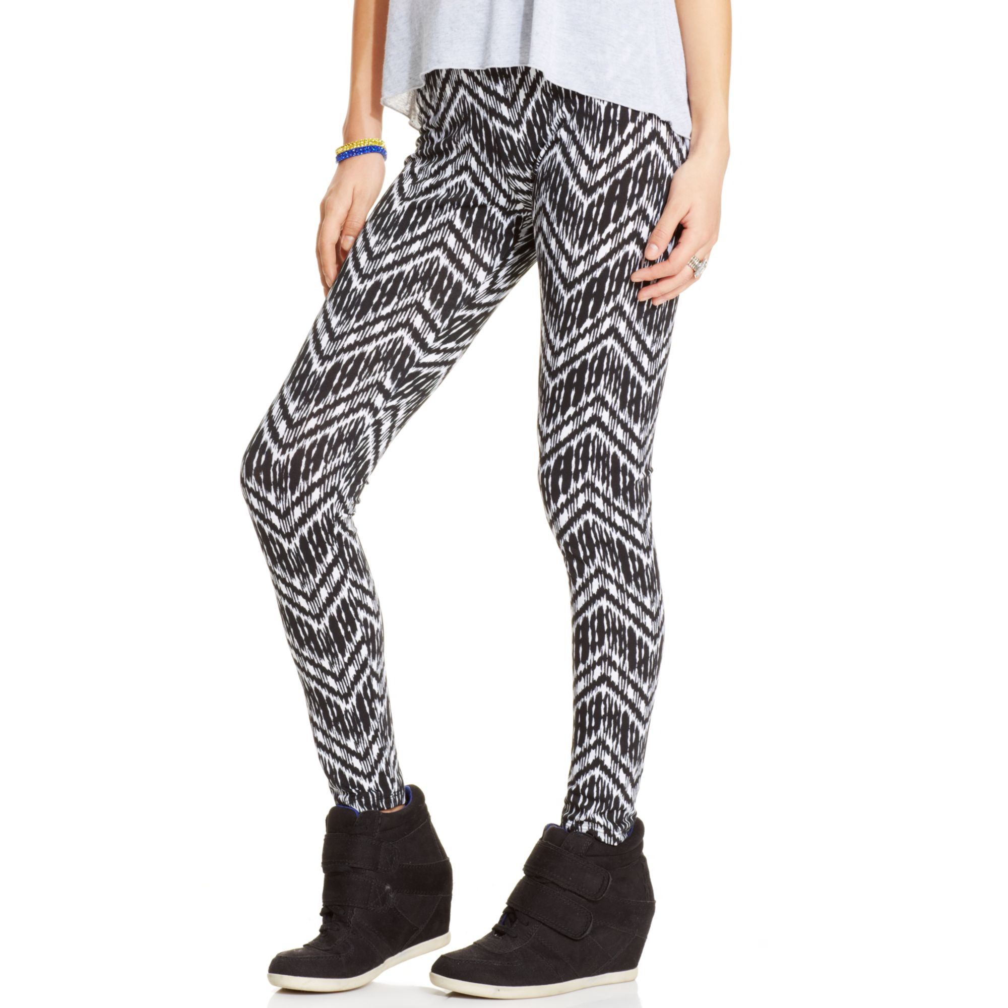 Material Girl Juniors Printed Leggings in Black (Manipulated Chevron) Lyst
