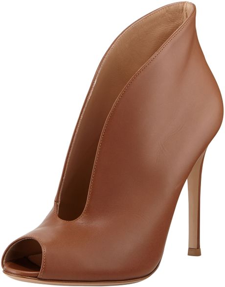 gianvito rossi brown pumps