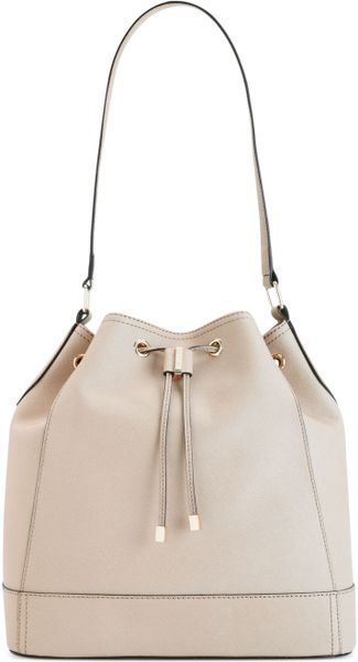 calvin-klein-gold-key-item-drawstring-bucket-bag-product-1-16520671-0-686346208-normal_large_flex.jpeg