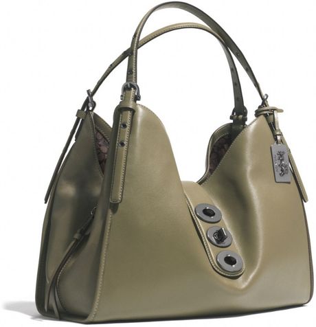 coach carlyle shoulder bag