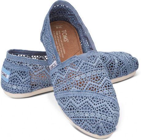 blue denim toms shoes