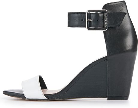 Vince Camuto Vince Camuto Luciah Low Wedge Sandals in Black | Lyst