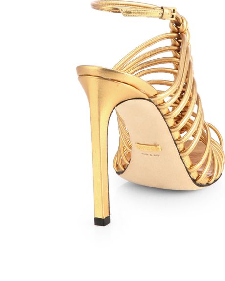 Gucci Strappy Knotted Sandals in Gold | Lyst