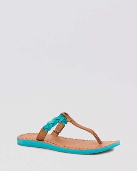 Ugg Flat Thong Sandals Bria in Brown (Blue Curacao) | Lyst