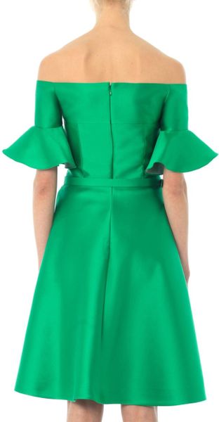 Carven Satin Off shoulder Dress in Green | Lyst