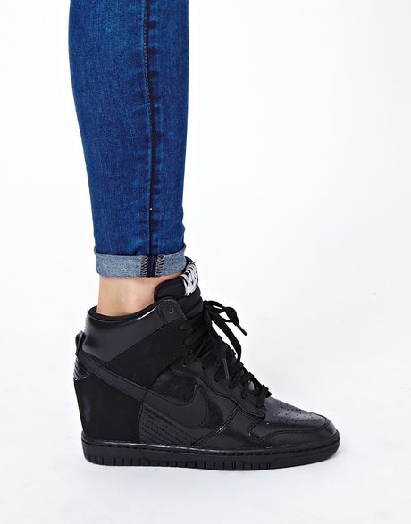 nike lace up high top sneakers