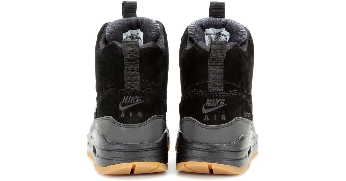 nike air boots black