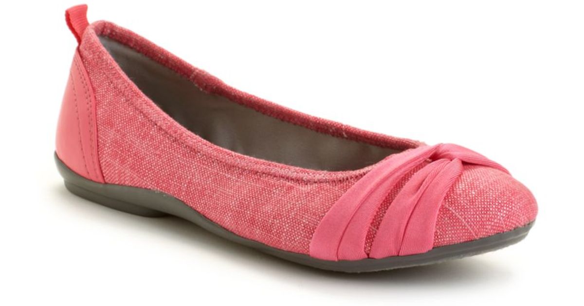 womens flats pink