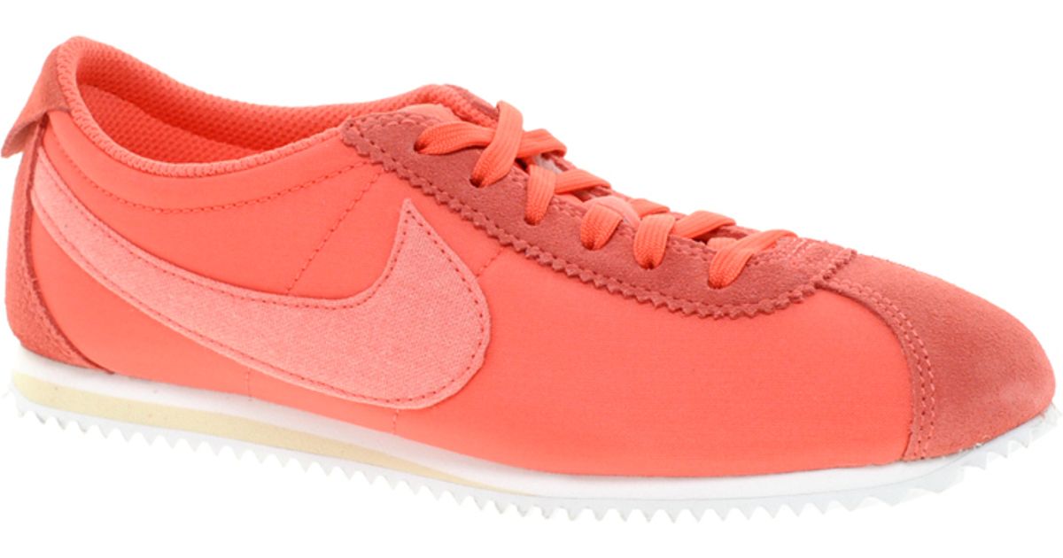 coral nike cortez