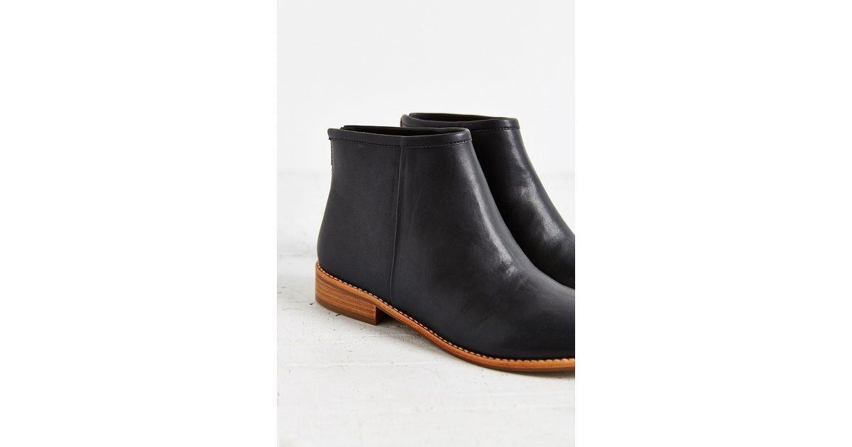 urban outfitters black leather boots