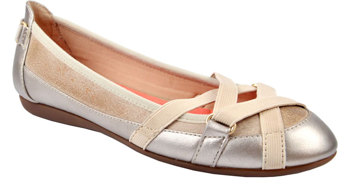 adrienne vittadini flats