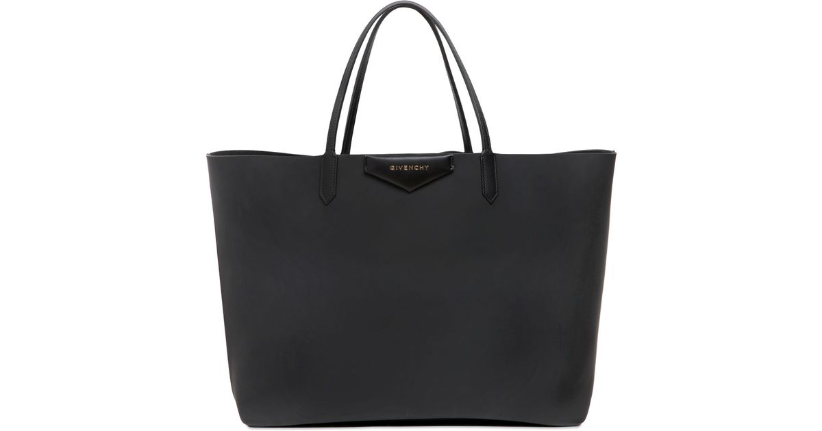 Lyst Givenchy Large Antigona Rubber Effect Tote Bag In Black