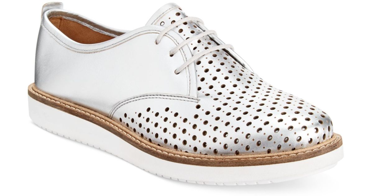 clarks artisan lace up shoes