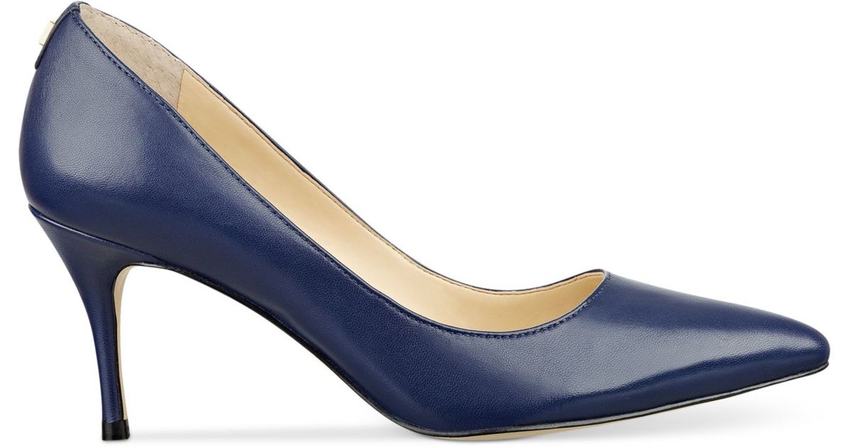 Ivanka trump Tirra Leather Pumps in Blue (Navy Blue