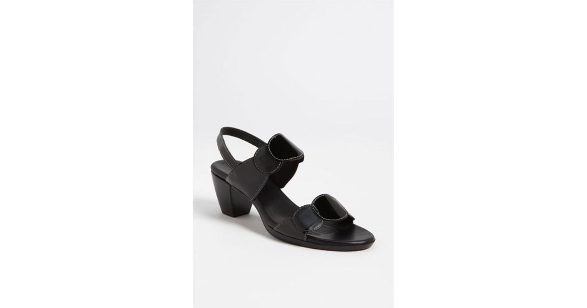 munro beth sandal