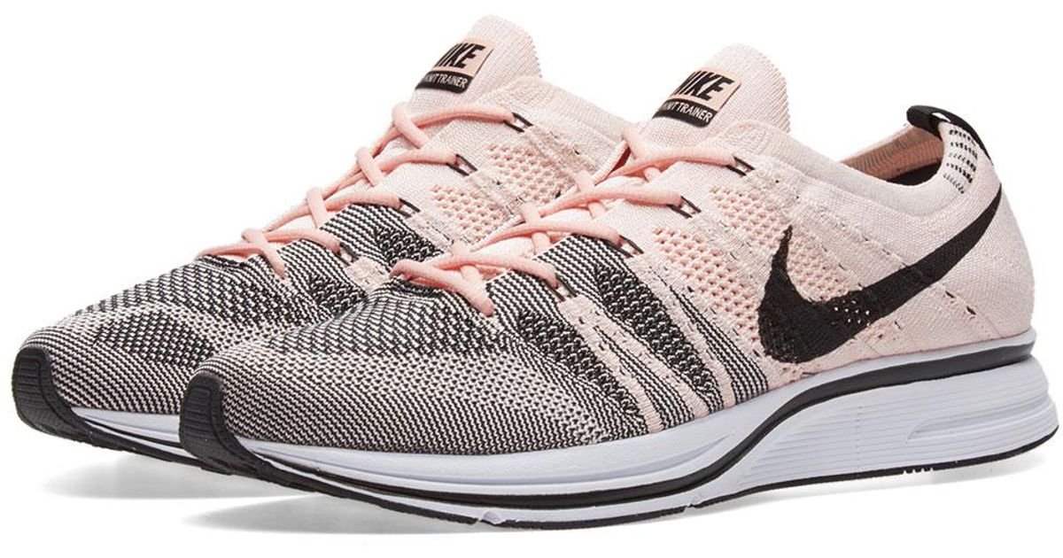nike flyknit hyper pink