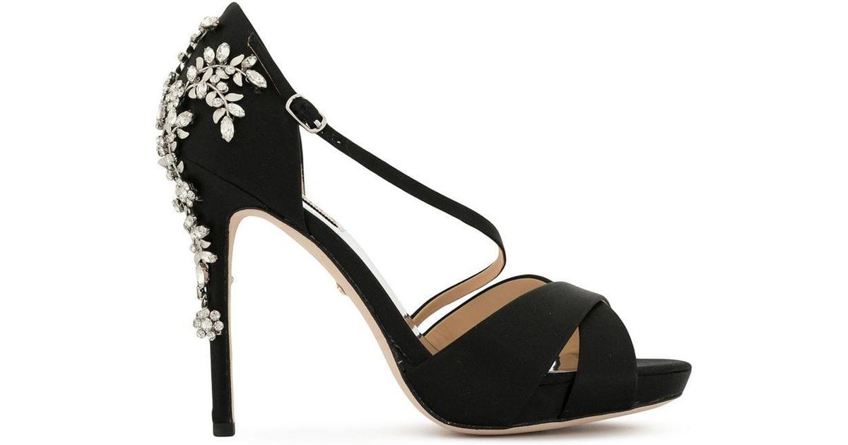 badgley mischka fame pump