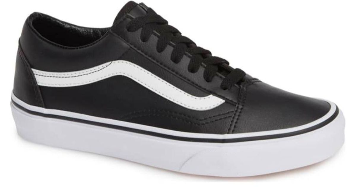 vans old skool black with jeans