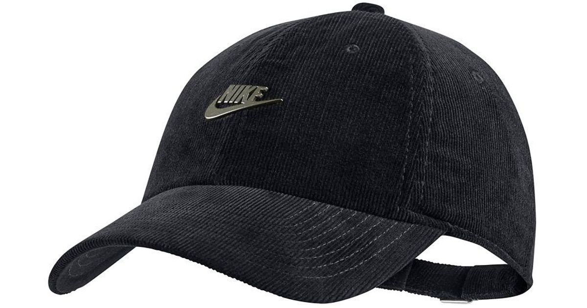 black nike cap