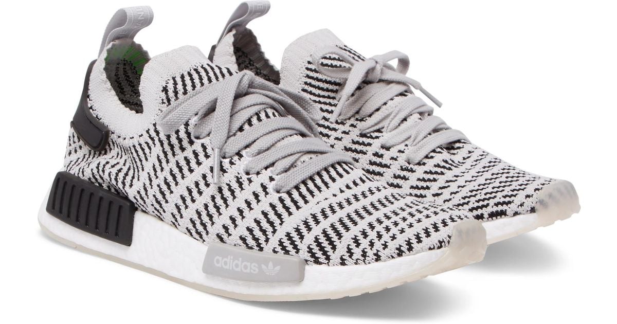 adidas originali nmd r1 stealth primeknit scarpe in grigio per gli uomini. adidas originali nmd r1 stealth primeknit scarpe in grigio per gli uomini.