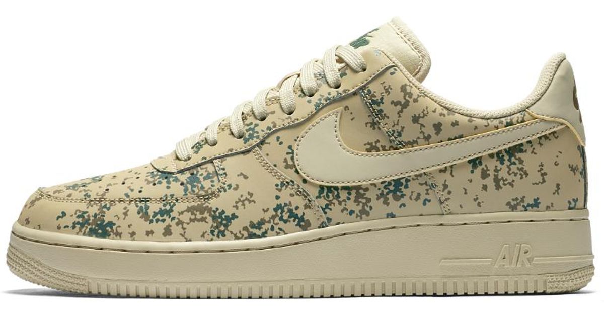 lyst nike air force 1 '07 basso mimetico delle scarpe maschili in naturale per gli uomini lyst nike air force 1 '07 basso mimetico delle scarpe maschili in naturale per gli uomini