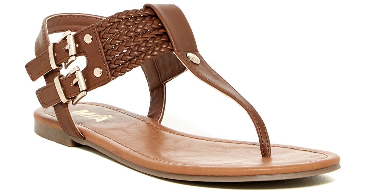 Mia Ivelise Thong Sandal in Brown | Lyst