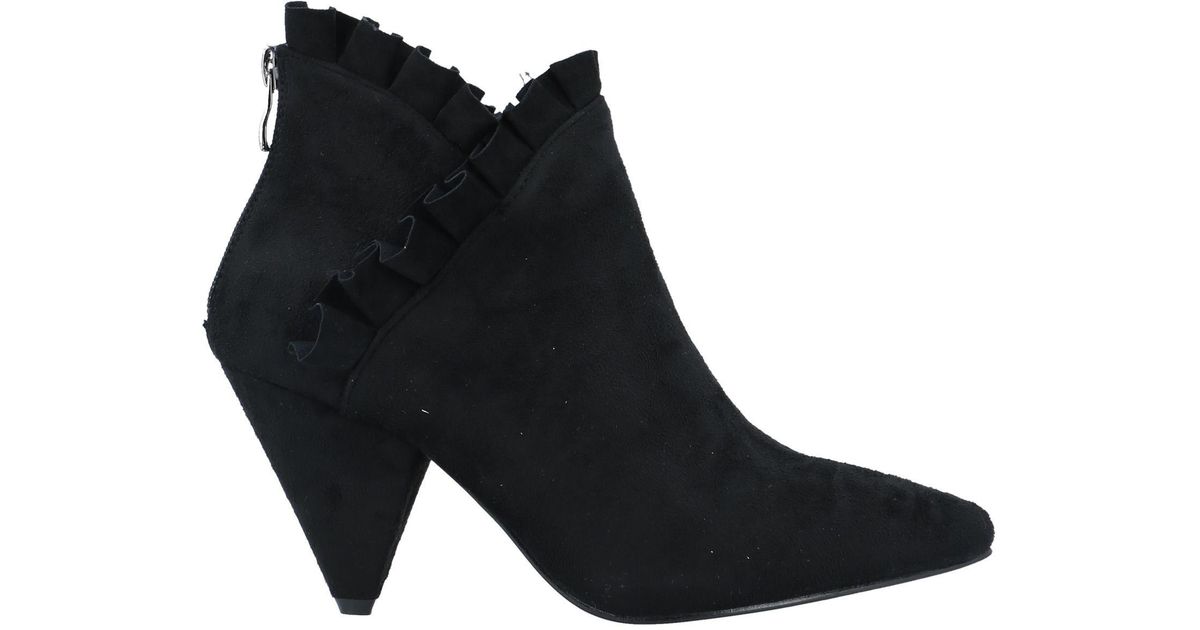 Romeo Gigli Leather Ankle Boots in Black - Lyst