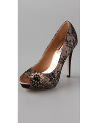 badgley mischka stella pump