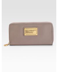 Marc By Marc Jacobs | Natural Classic Q - Vertical Zippy Wallet | Lyst