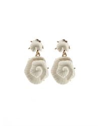 Oscar de la Renta | Metallic Resin Flower Earrings | Lyst
