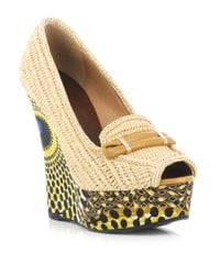 Burberry prorsum Woven Raffia and Printed Wedge Pumps in Natural | Lyst