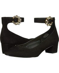nine west block heel black
