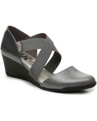 sport taelyn wedge pump
