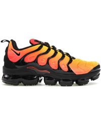 nike air vapormax plus black/total orange/total crimson/tour yellow