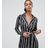 Vestito stile smoking in raso a righe monocromatiche di Boohoo in Black