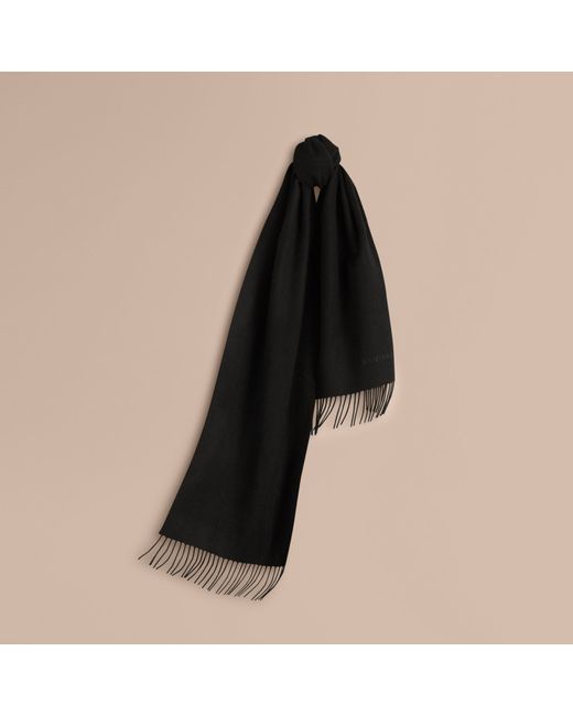 Burberry The Classic Cashmere Scarf Black in Black | Lyst