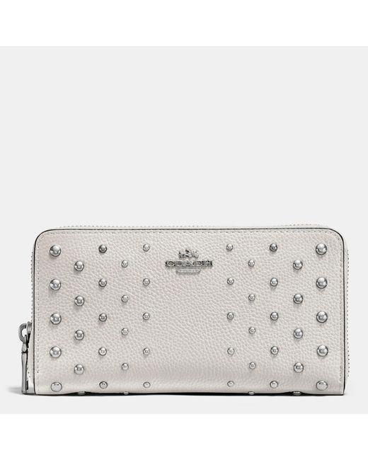 Coach Accordion Zip Wallet In Polished Pebble Leather With Ombre Rivets in Metallic | Lyst