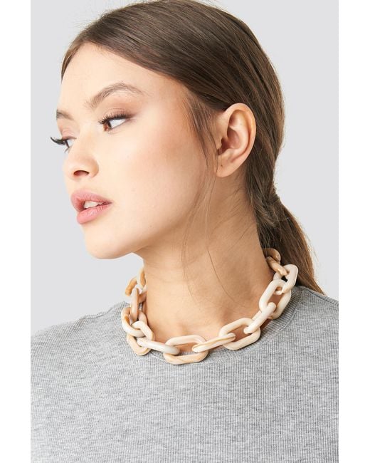 NA-KD Nude Resin Chain Necklace Nude Tortoise in Natural 
