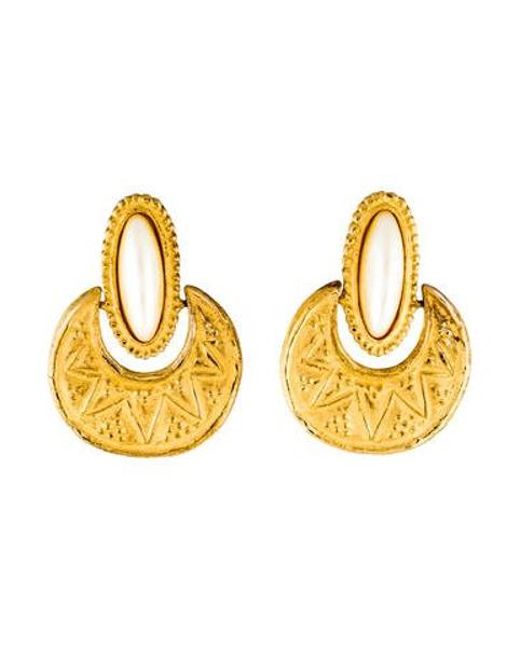 Lyst Givenchy Faux Pearl Clip On Earrings Gold In Metallic Givenchy Metallic Faux Pearl Clip On Earrings Gold Lyst
