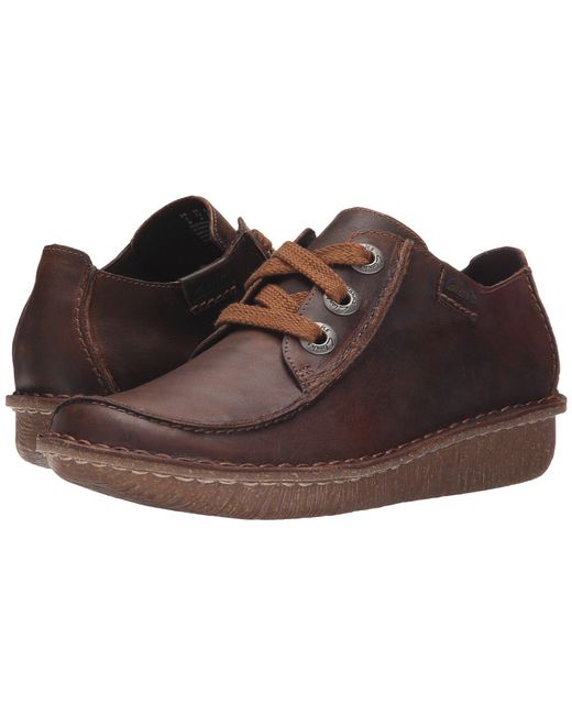 clarks lace up shoes for women's