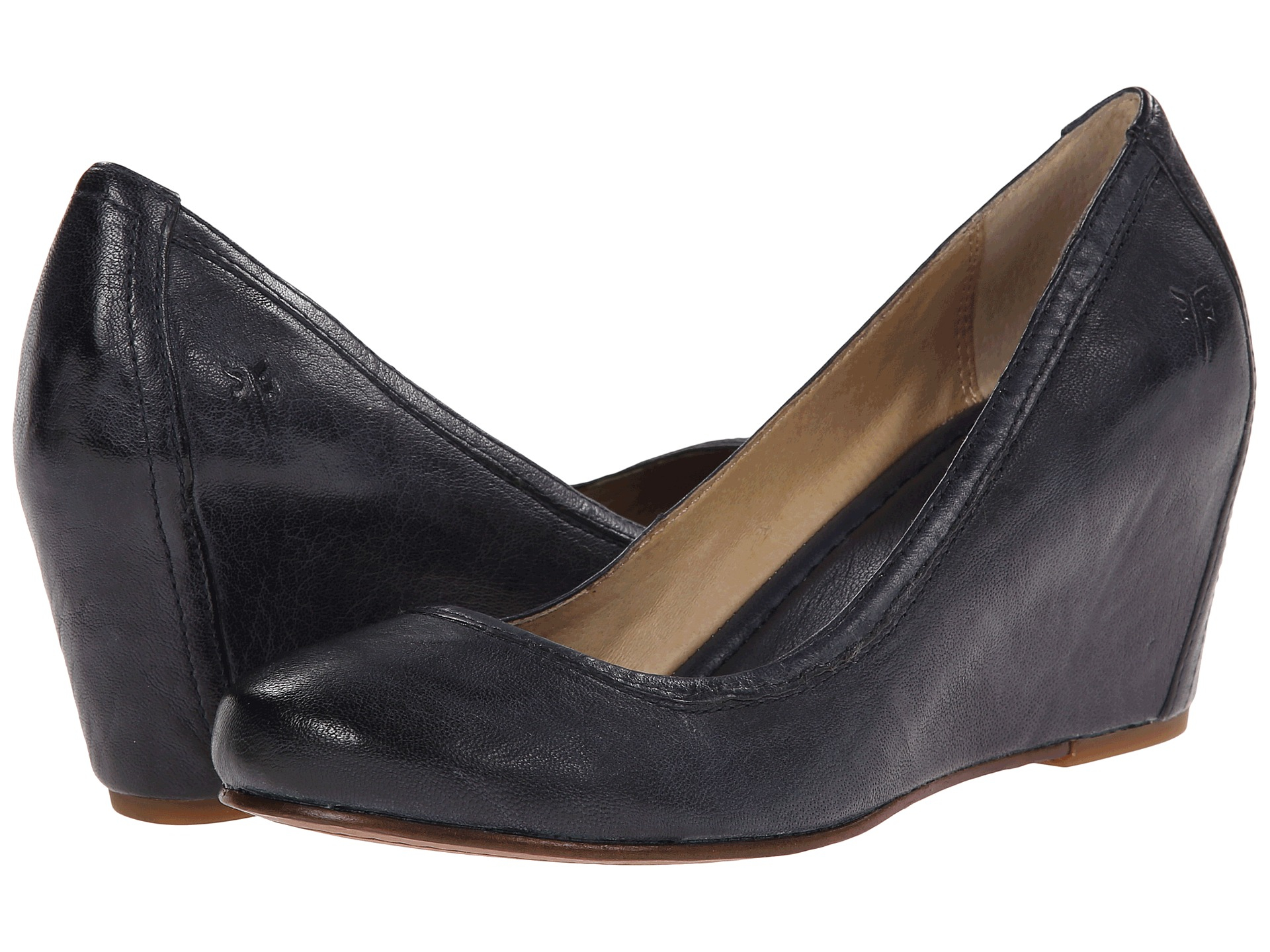 frye carson wedge pump