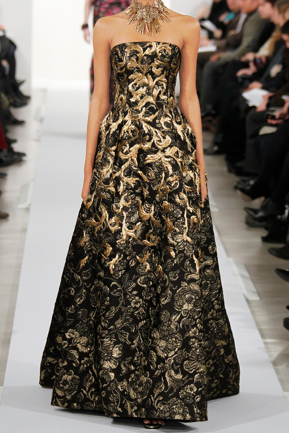 oscar de la renta black gown
