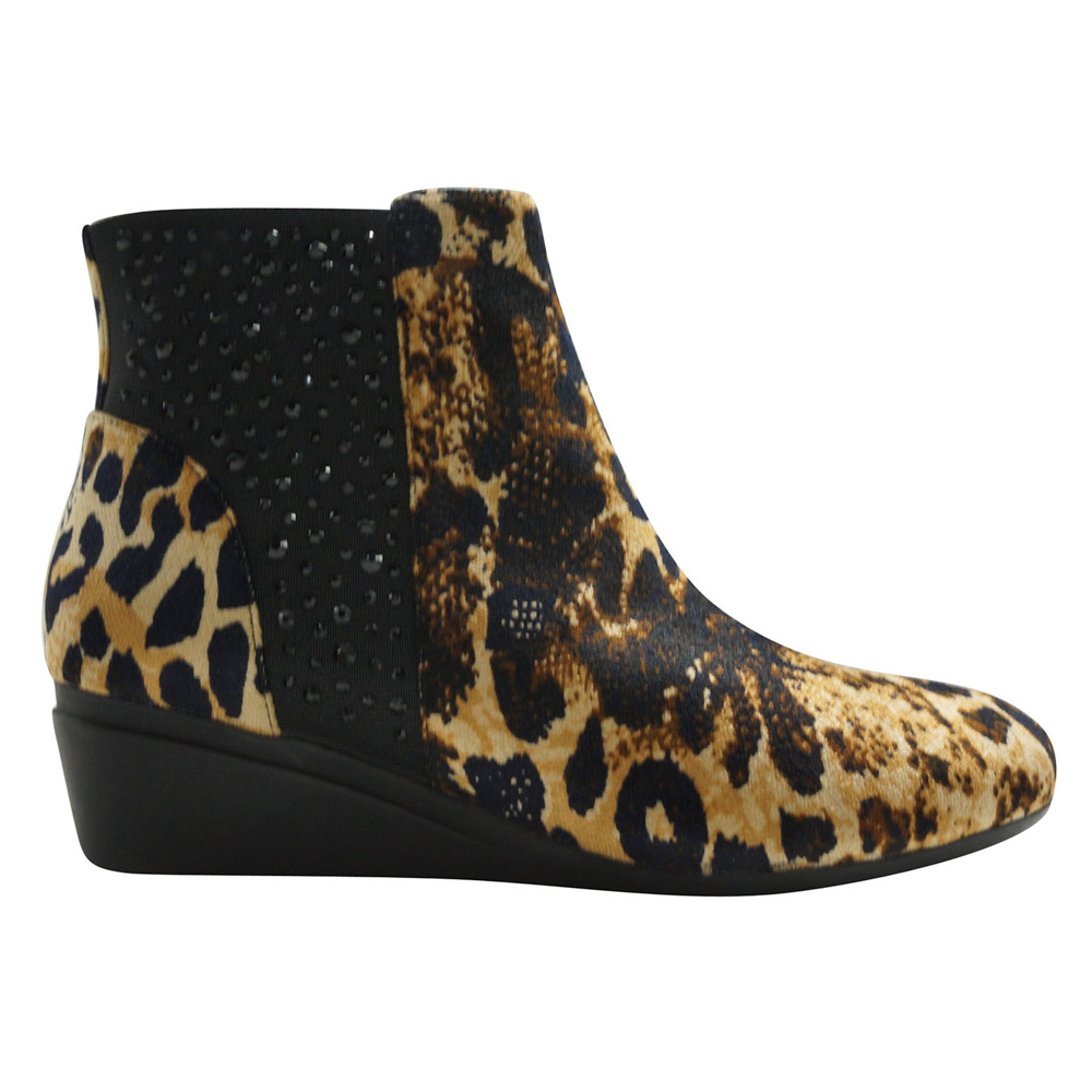 Deal of the Day Product Features Zest up your life with the Zarita pointy toe pump from J. Renee.