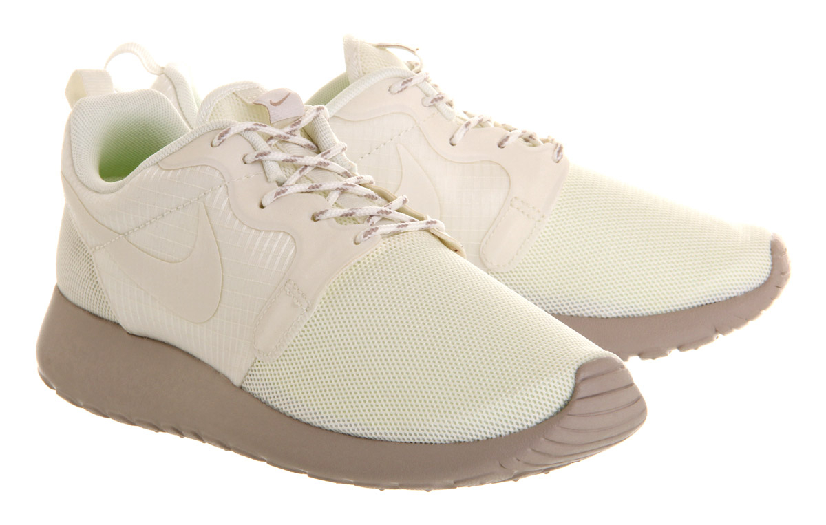 nike roshe run beige