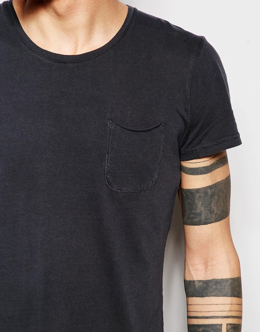 Download Solid T-shirt With Front Pocket in Black for Men | Lyst